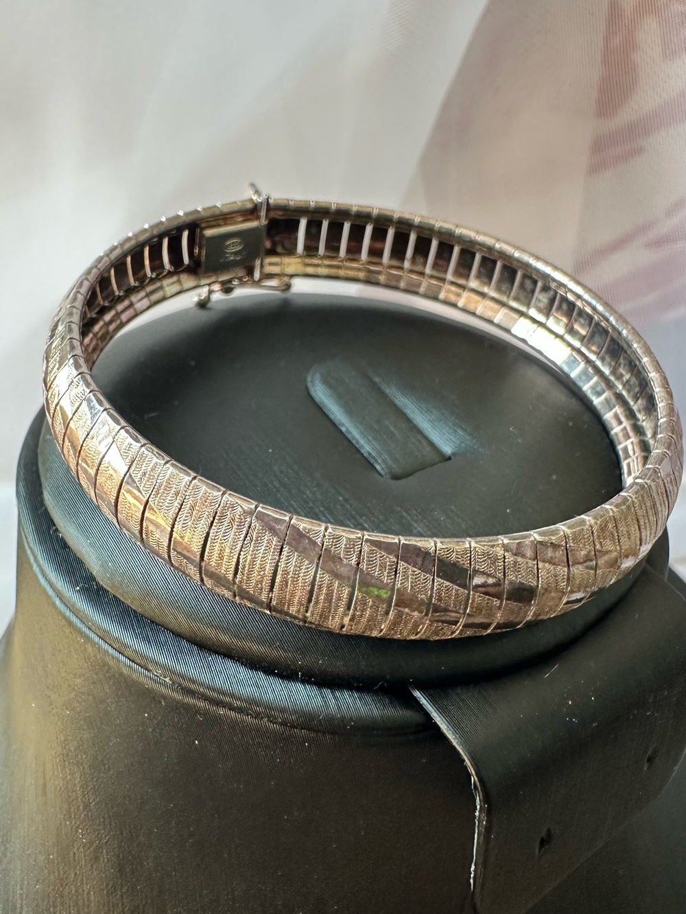 925 Sterling Silver Hinged Women's Bracelet 7 inches